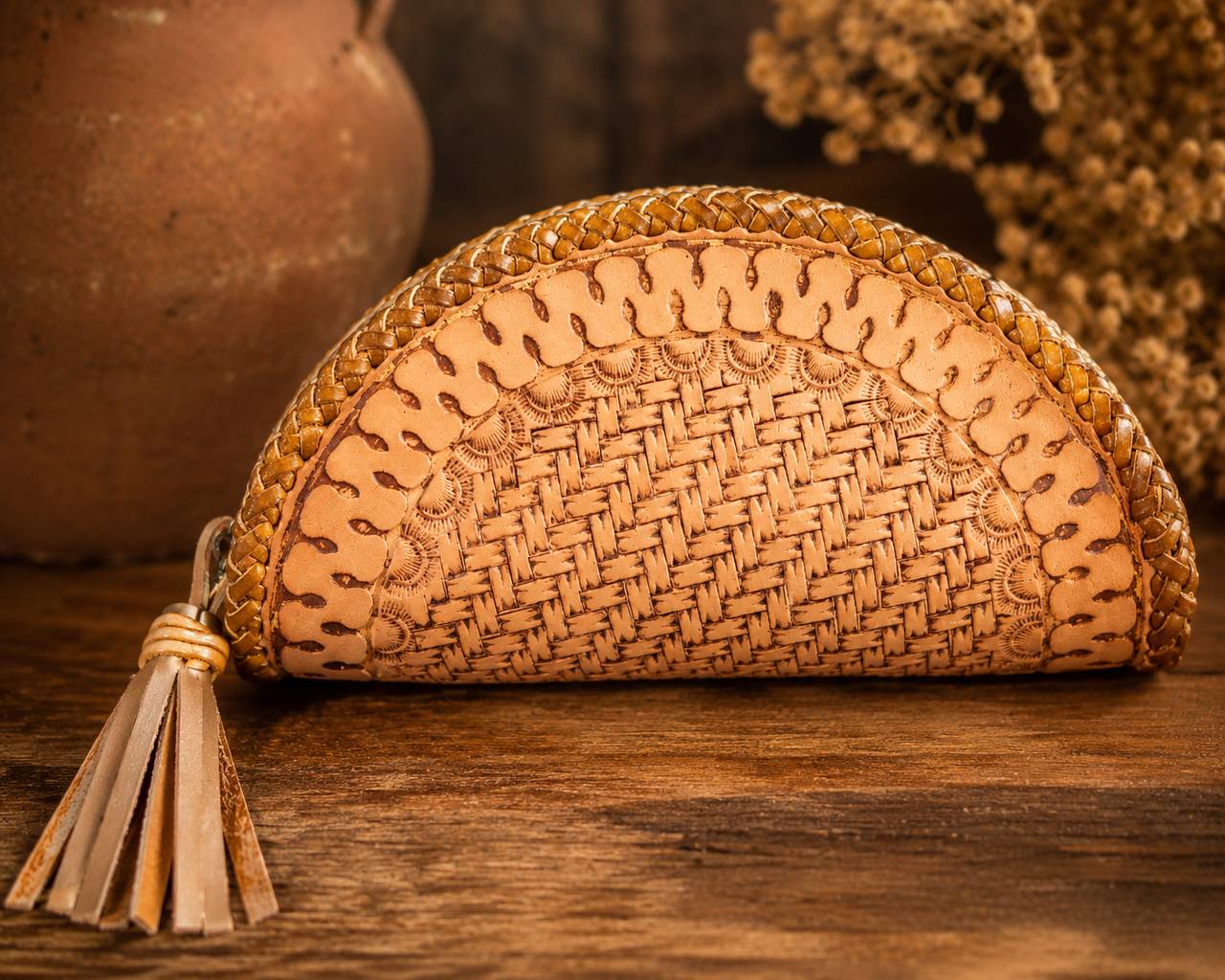 Half-moon leather wallet from the Trotter’s Leather project